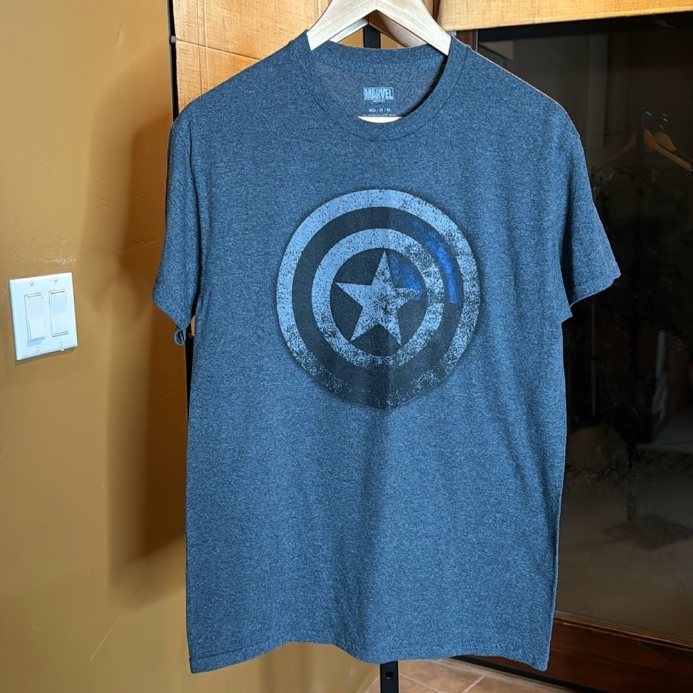 Marvel Captain America Gray 100% Cotton Tee Size Medium